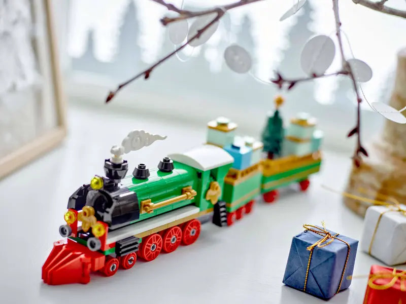 Winter Holiday Train Set #40700